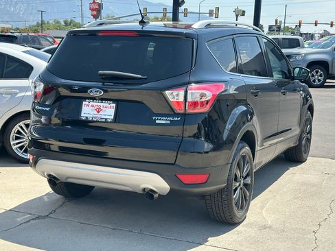 Used 2018 Ford Escape Titanium image 5
