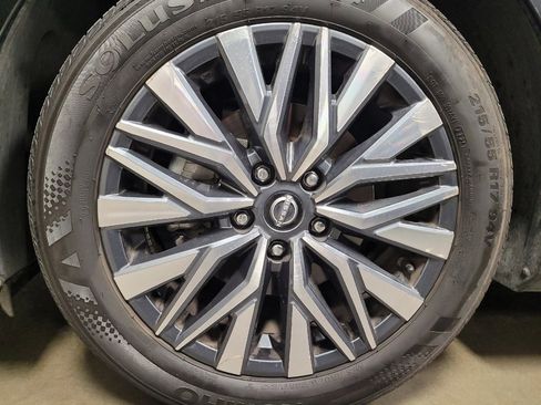 Used 2025 Nissan Altima 2.5 SV FWD image 31
