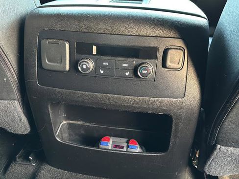 Used 2017 GMC Yukon SLT image 36