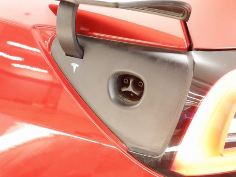 Used 2023 Tesla Model Y Long Range image 16