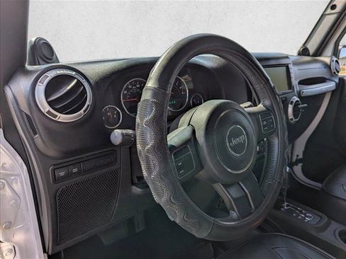 Used 2014 Jeep Wrangler Unlimited Rubicon w/ Max Tow Package image 12