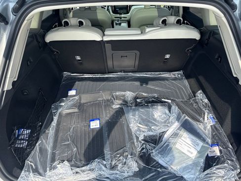 New 2026 Volvo XC60 T8 Ultra w/ Protection Package Premier AWD/4WD image 5