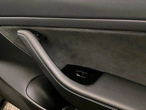 Used 2020 Tesla Model 3 Standard Range Plus image 23