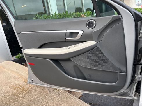 Used 2023 Hyundai Sonata SE FWD image 18