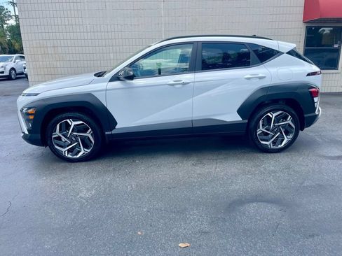 Used 2026 Hyundai Kona SEL Premium FWD image 2