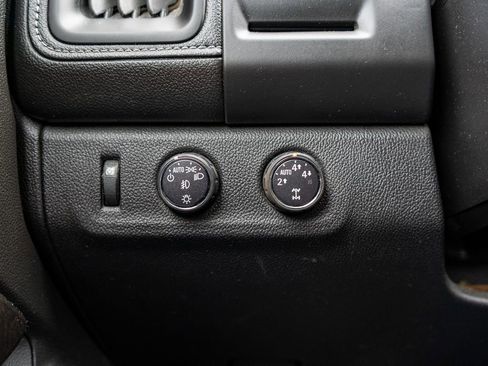 Used 2015 GMC Canyon SLE image 21