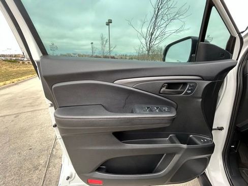 Used 2023 Honda Passport TrailSport image 29