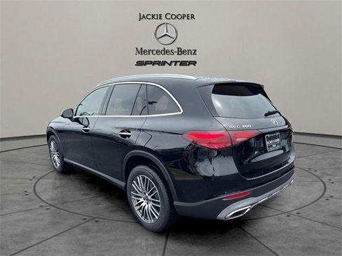 New 2025 Mercedes-Benz GLC 300 4MATIC image 3