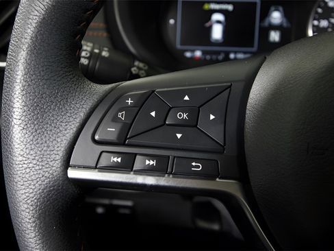 Used 2024 Nissan Kicks SR w/ Exterior Package image 21