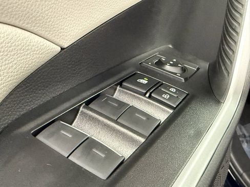 Used 2025 Toyota RAV4 XLE Premium image 15