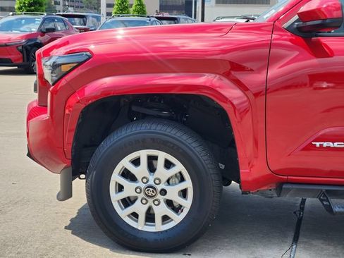 Certified 2025 Toyota Tacoma SR5 AWD/4WD image 8