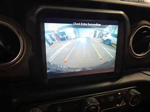 Used 2020 Jeep Wrangler Unlimited Rubicon AWD/4WD image 16