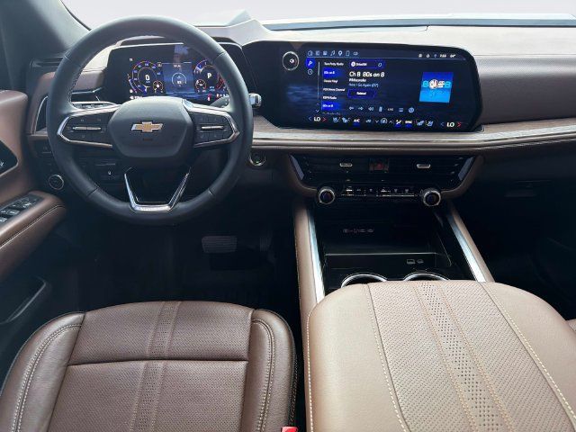 Used 2025 Chevrolet Tahoe High Country AWD/4WD image 16