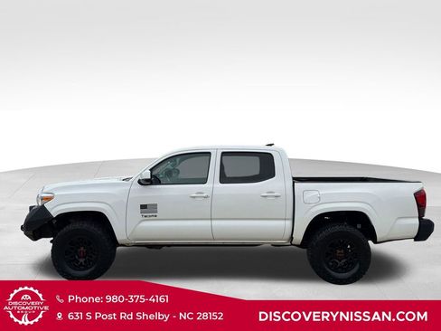 Used 2022 Toyota Tacoma SR AWD/4WD image 9