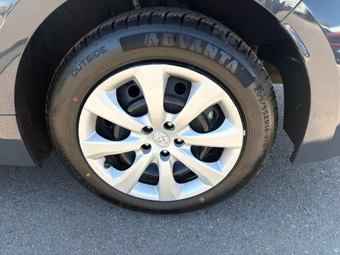 Used 2025 Toyota Corolla LE FWD image 34