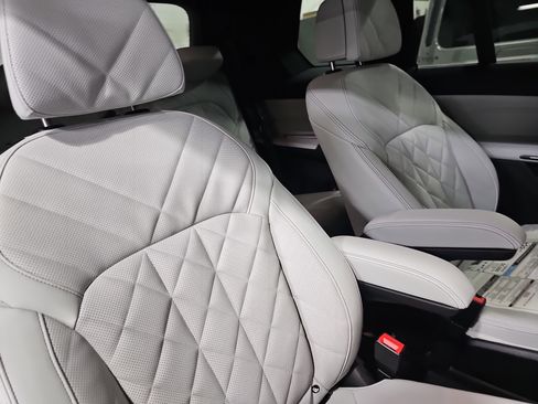 New 2026 BMW X7 xDrive40i w/ M Sport Package image 12