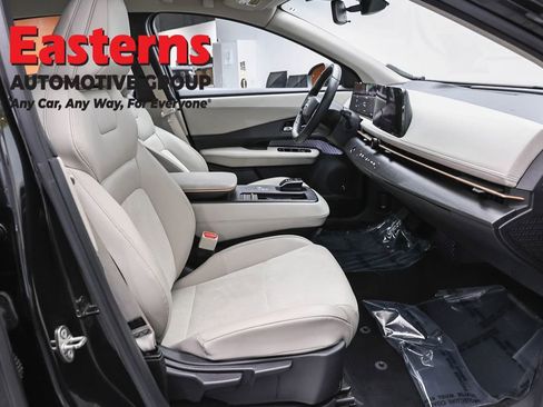 Used 2023 Nissan Ariya AWD image 25