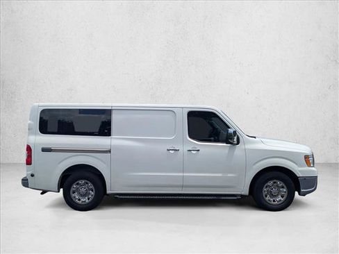 Used 2017 Nissan NV 3500 SL w/ Technology Package RWD image 4
