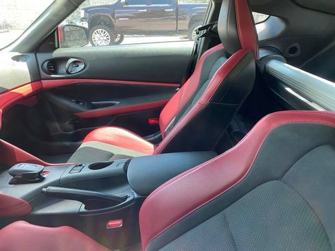 Used 2024 Nissan Z Performance w/ Floor Mat Package RWD image 6