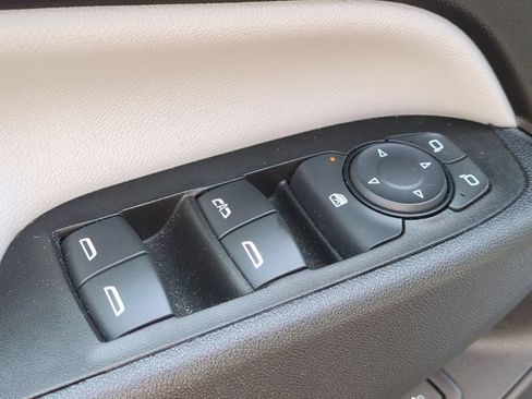 Used 2020 Chevrolet Equinox Premier AWD/4WD image 11