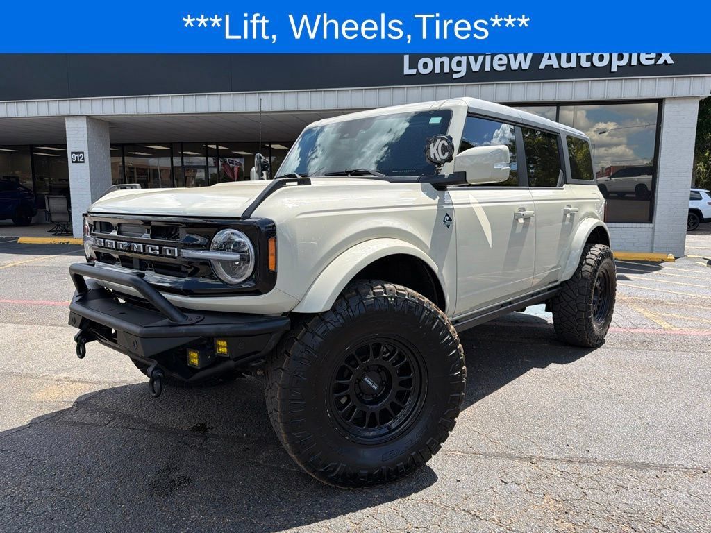 Used 2025 Ford Bronco Outer Banks AWD/4WD image 1