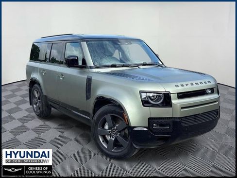 Used 2025 Land Rover Defender 130 X-Dynamic SE AWD/4WD image 1