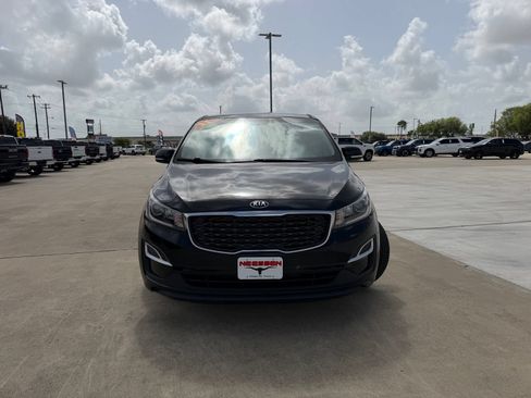 Used 2021 Kia Sedona LX FWD image 2