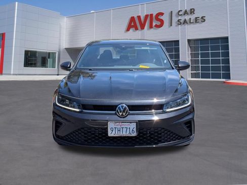 Used 2025 Volkswagen Jetta Sport FWD image 2