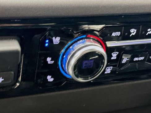 Used 2022 GMC Sierra 1500 SLT w/ SLT Premium Plus Package image 23