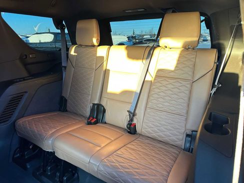 Used 2023 Cadillac Escalade Premium Luxury w/ Performance Package image 16