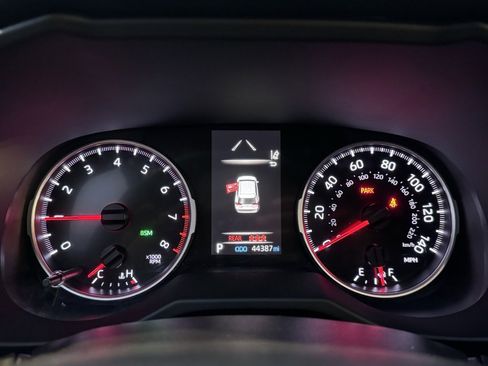 Used 2022 Toyota RAV4 XLE image 19