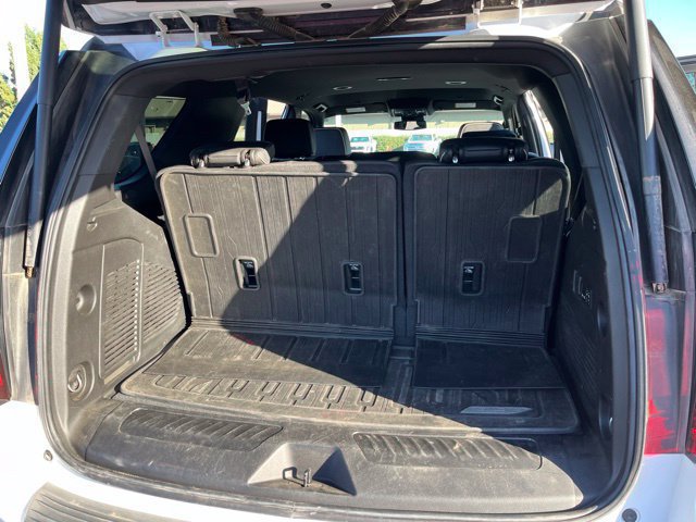 Used 2024 GMC Yukon SLT w/ SLT Luxury Package AWD/4WD image 9