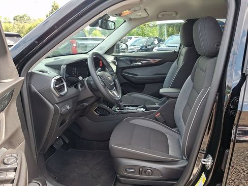 Certified 2024 Chevrolet TrailBlazer LT w/ Convenience Package AWD/4WD image 13