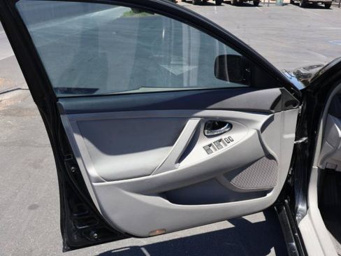 Used 2011 Toyota Camry LE FWD image 13