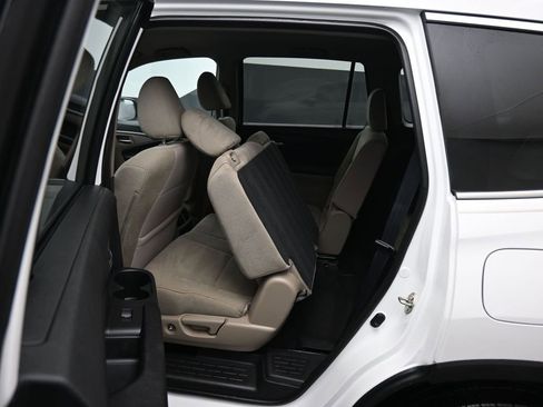 Used 2020 Honda Pilot EX image 38