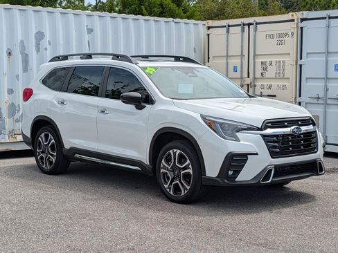 Used 2025 Subaru Ascent Touring AWD/4WD image 3