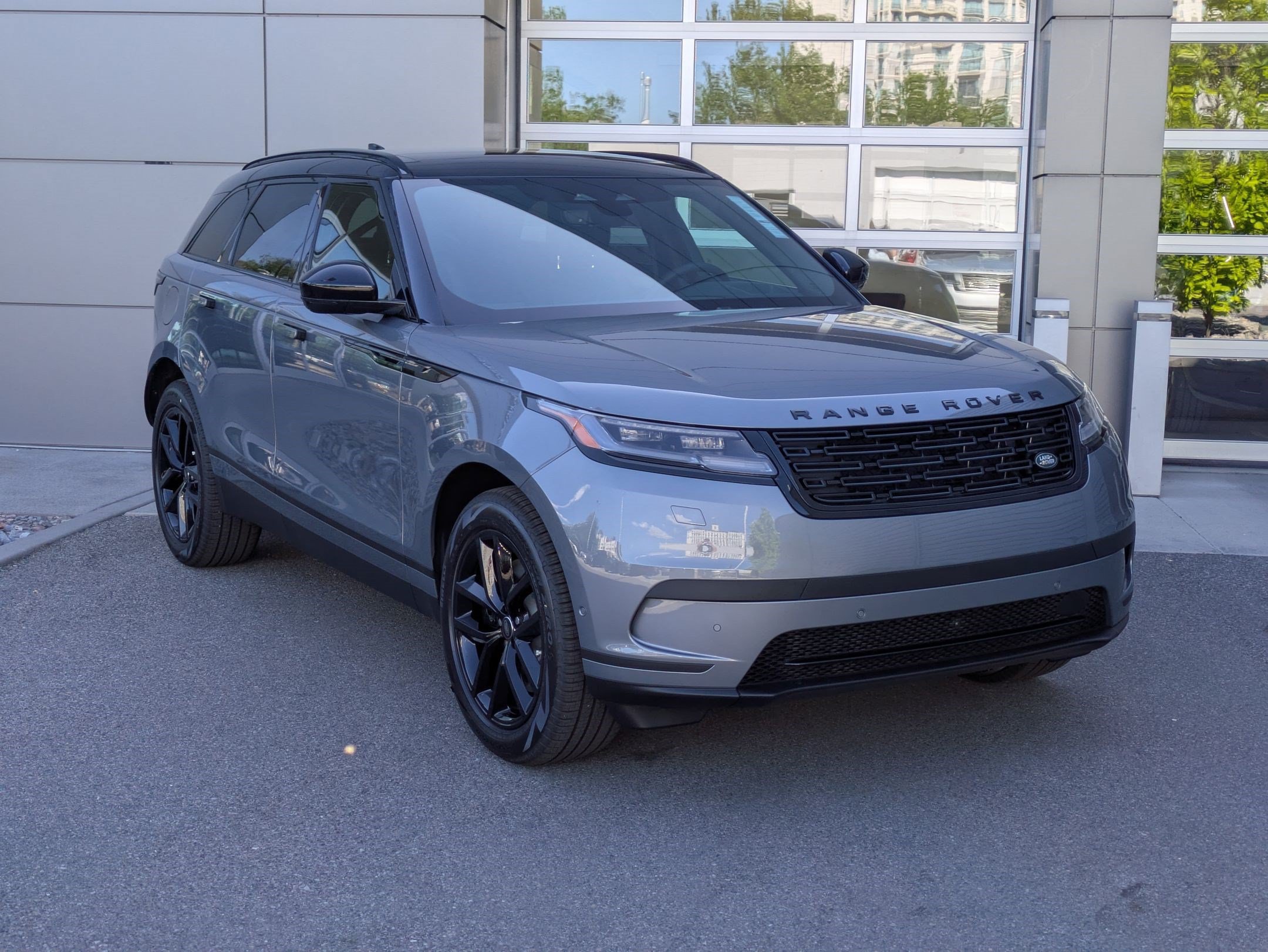 New 2026 Land Rover Range Rover Velar S AWD/4WD image 3