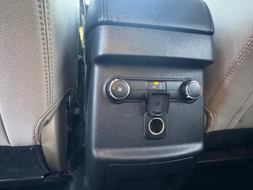 Used 2018 Ford Explorer XLT w/ Equipment Group 201A FWD image 18