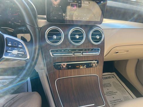 Used 2022 Mercedes-Benz GLC 300 GLC 300 w/ Premium Package Lite image 16