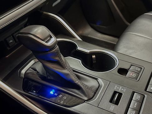 Used 2021 Toyota Highlander XLE image 20