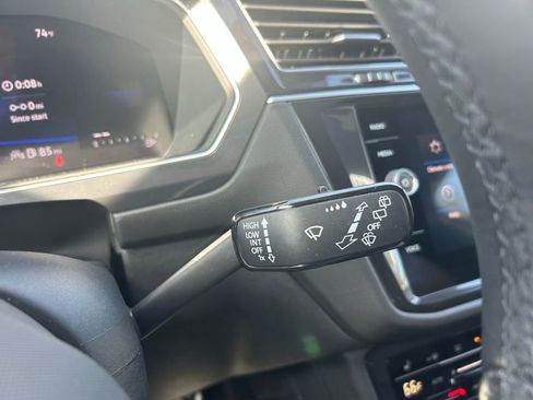 Used 2024 Volkswagen Tiguan SE R-Line image 22