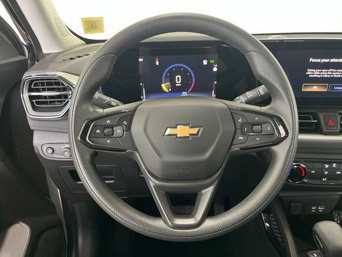 Used 2024 Chevrolet TrailBlazer LS w/ LS Convenience Package FWD image 5