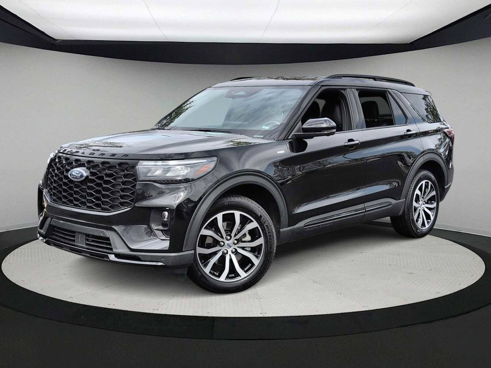 Used 2025 Ford Explorer ST-Line AWD/4WD image 1