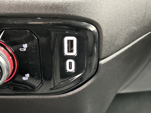 Used 2024 GMC Sierra 1500 SLT image 42