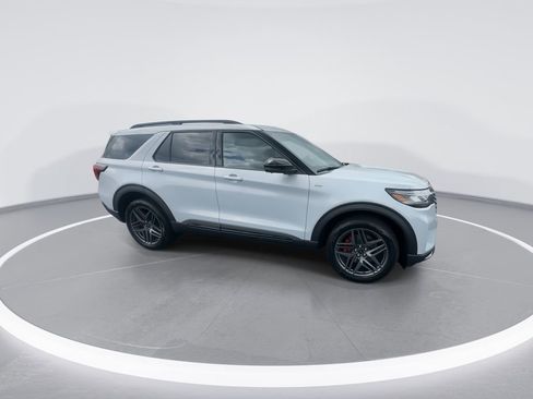 New 2026 Ford Explorer ST-Line AWD/4WD image 2