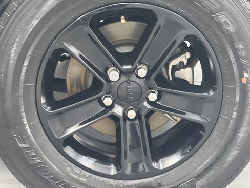 Used 2023 Jeep Wrangler Altitude image 62