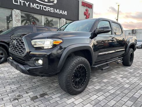 Used 2021 Toyota Tacoma TRD Off-Road AWD/4WD image 3