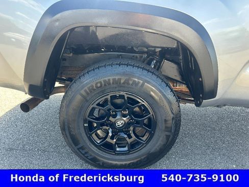 Used 2020 Toyota Tacoma SR w/ SX Package AWD/4WD image 27
