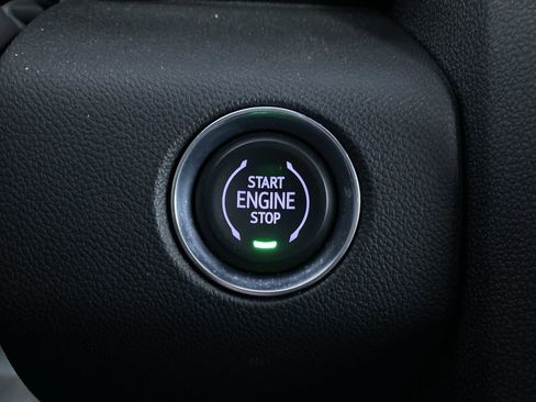 Certified 2025 GMC Acadia Elevation image 8