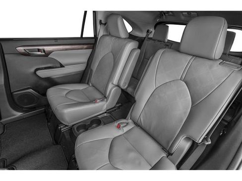 Used 2024 Toyota Highlander Platinum AWD/4WD image 8